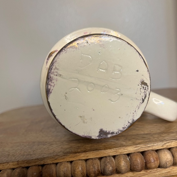 Handmade Vintage Coffee Mug with Floral and Gold details - Picture 5 of 6